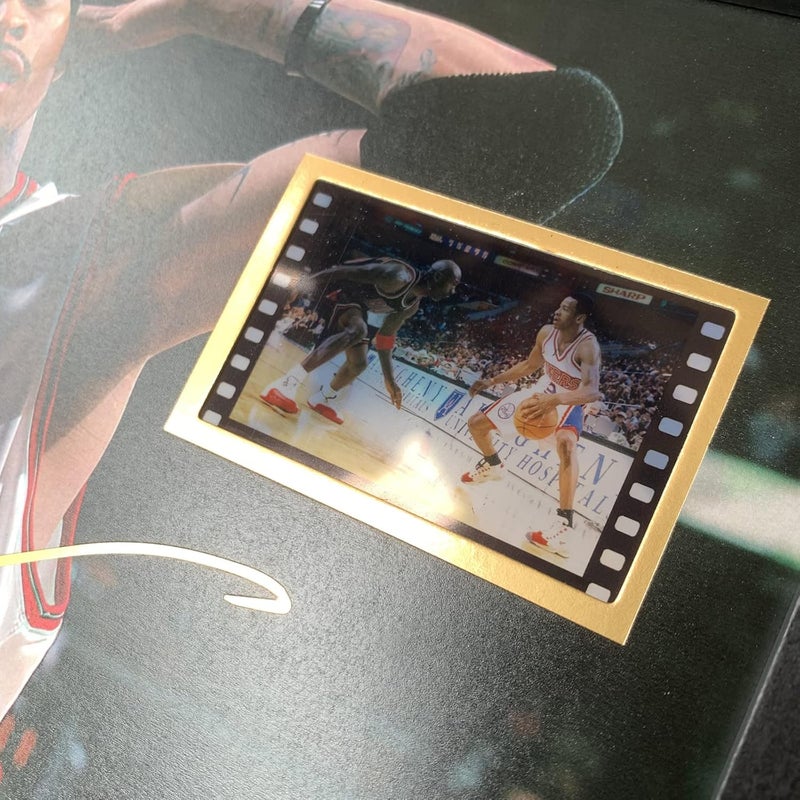 ORIMAMI Signed Basketball Player Allen Ezail Iverson Poster Framed Photo Gift 8x6 Inches with 1x35mm Film Mini Cell Display,Gifts for Allen Ezail Iverson Fans - Image 4